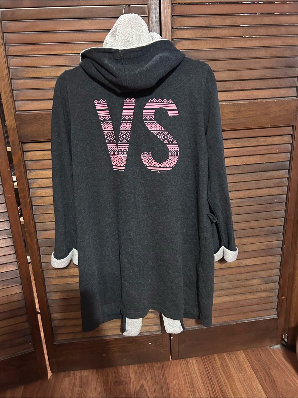 Victoria's Secret No Belt XS/S Pink and Black Fleece Lined Hooded Bath Robe
